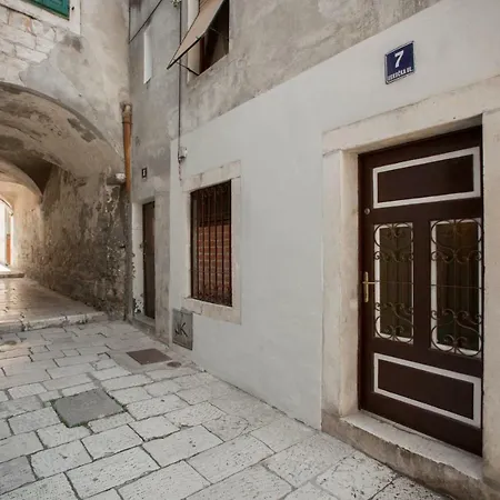 Riva Lägenhet Šibenik